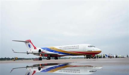 全國(guó)首架C909醫(yī)療機(jī)交付中豫航空集團(tuán) C9生命之翼航空醫(yī)療聯(lián)盟在鄭州成立